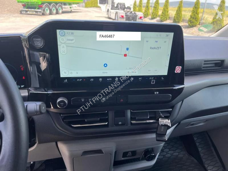 Véhicule utilitaire Ford TOURNEO CUSTOM...