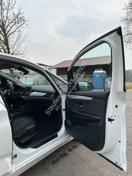Nyttofordon BMW 216i Active...