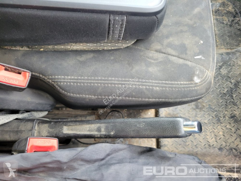 Véhicule utilitaire Maxus 9