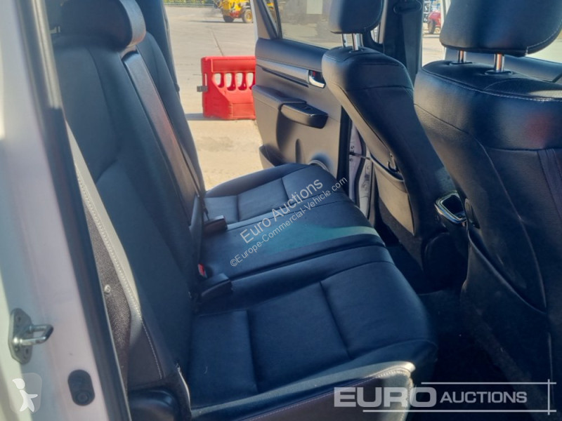 Furgoneta Toyota Hilux
