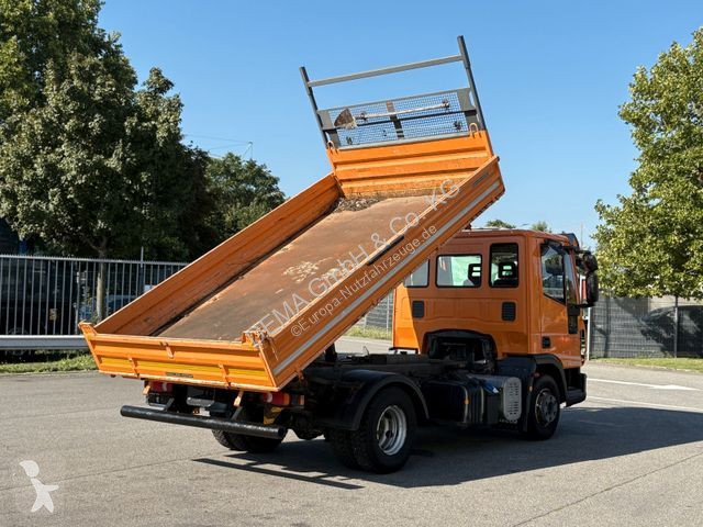 Véhicule utilitaire Iveco...