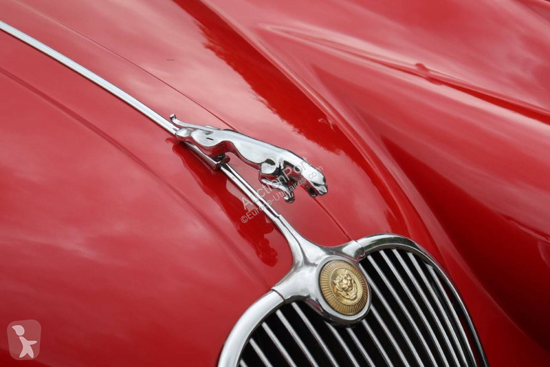 Véhicule utilitaire Jaguar 150 DHC