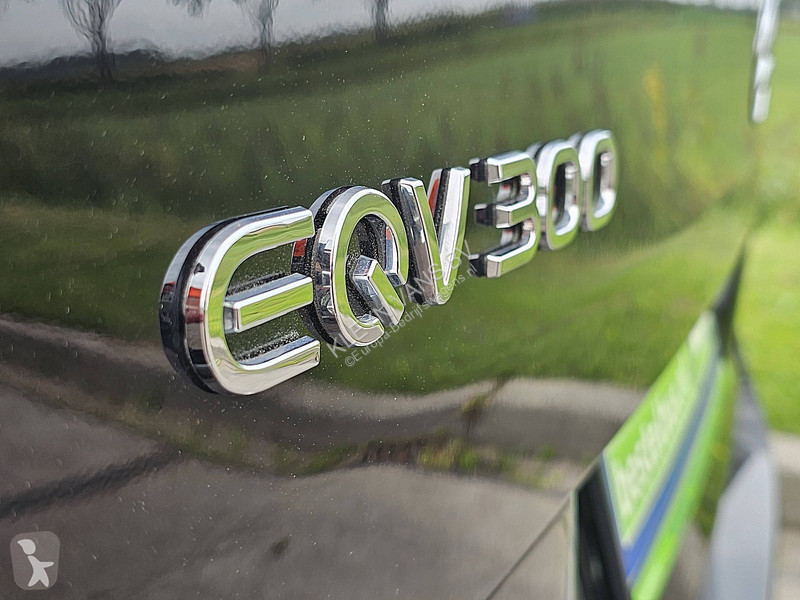 Nyttofordon Mercedes 300 L3 XL 8-Pers Mbux EQV