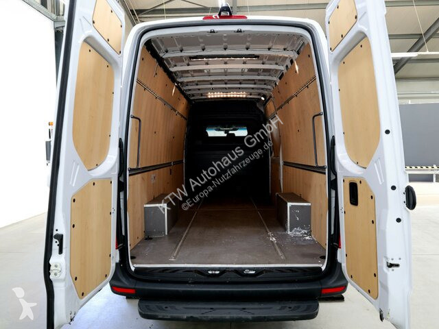 Véhicule utilitaire Mercedes 317...