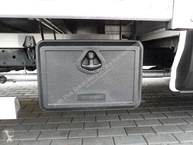 Лекотоварен автомобил Iveco 35S18 DAILY