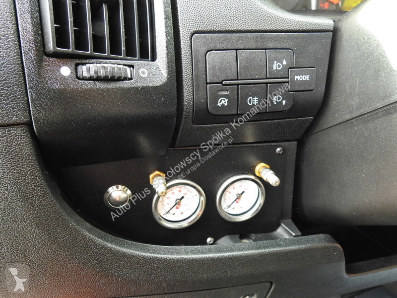 Samochód dostawczy Peugeot  BOXER