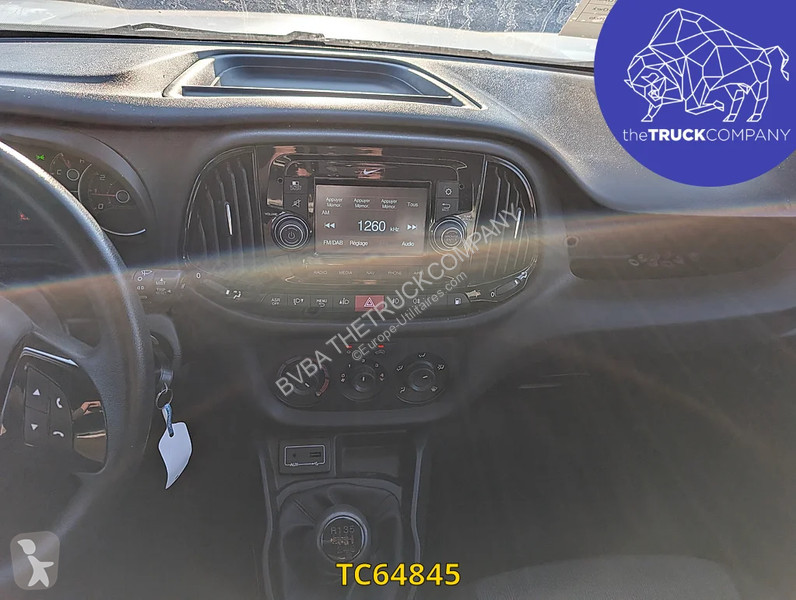 Samochód dostawczy Fiat 1.4i PETROL / CNG Doblò