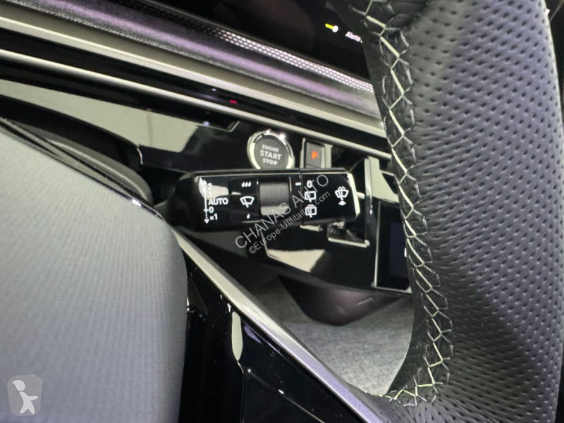 عربة نفعية Peugeot 1.2 Hybrid 145 GT e-DCS6...