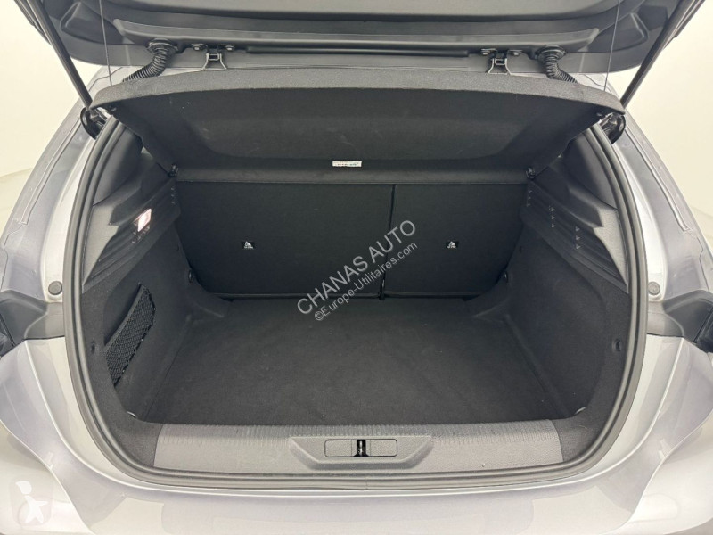 عربة نفعية Peugeot 1.5 BlueHDi 130 Allure EAT8