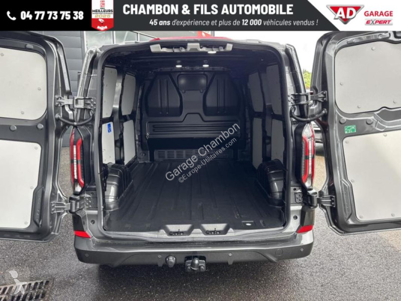 Véhicule utilitaire Ford FOURGON 320 L1H1 2.0...