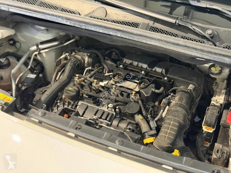 عربة نفعية Opel 1.5 CDTi 100HP 3L