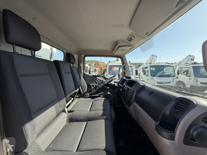 Nissan  Transporter