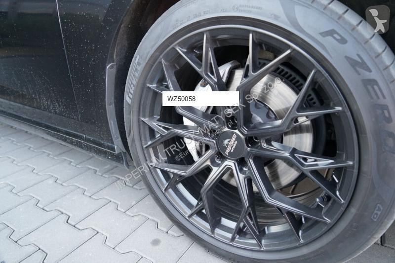 Samochód dostawczy Audi A8