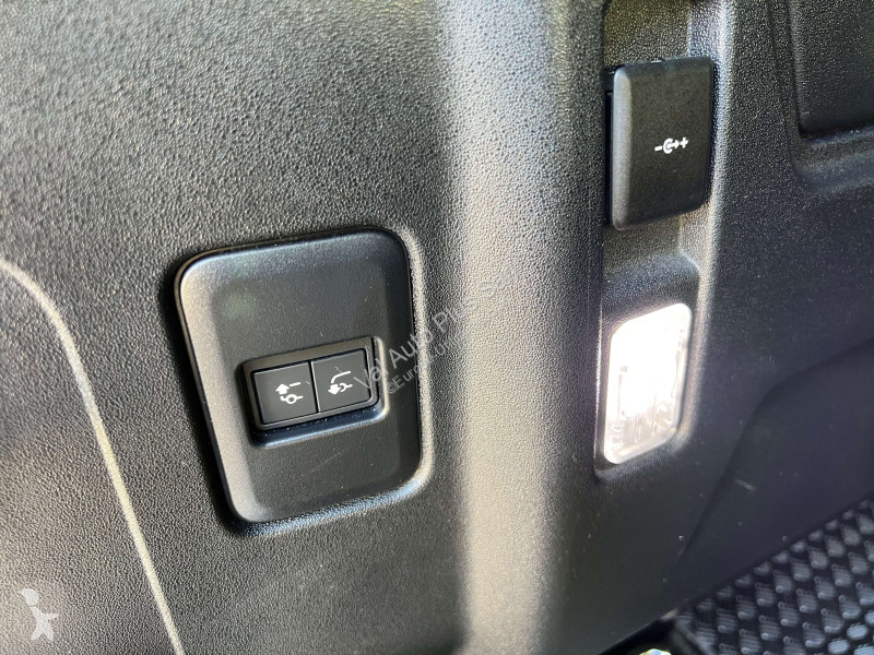 Samochód dostawczy Land Rover