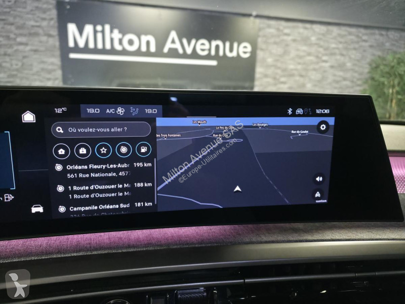 عربة نفعية Peugeot 3008 1.2i Hybrid -136 - BV...