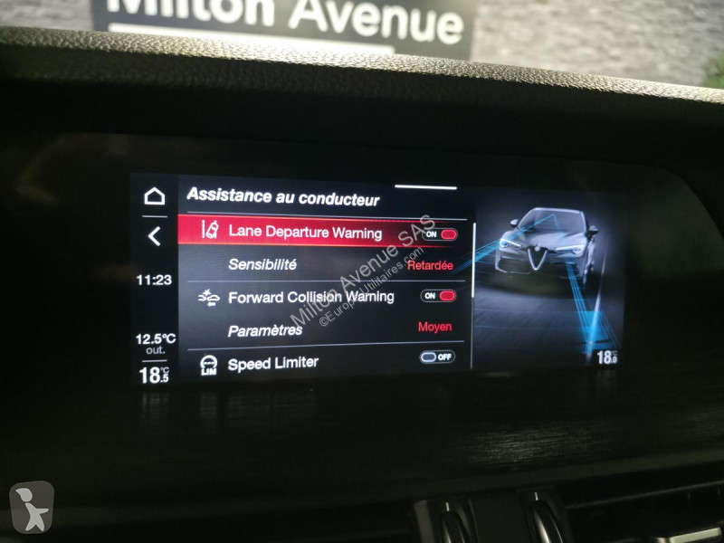Samochód dostawczy Alfa-Roméo STELVIO 2.2 D -...