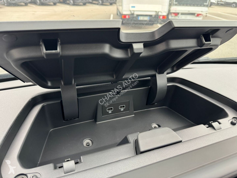 عربة نفعية Renault L2 Blue dCi 150 RED EDITION...