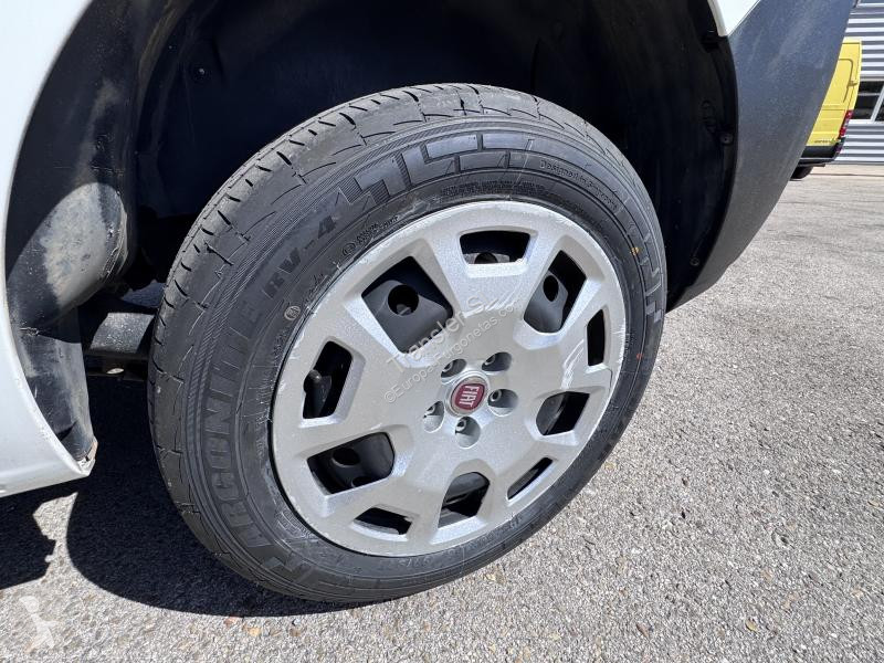 عربة نفعية Fiat  DOBLO