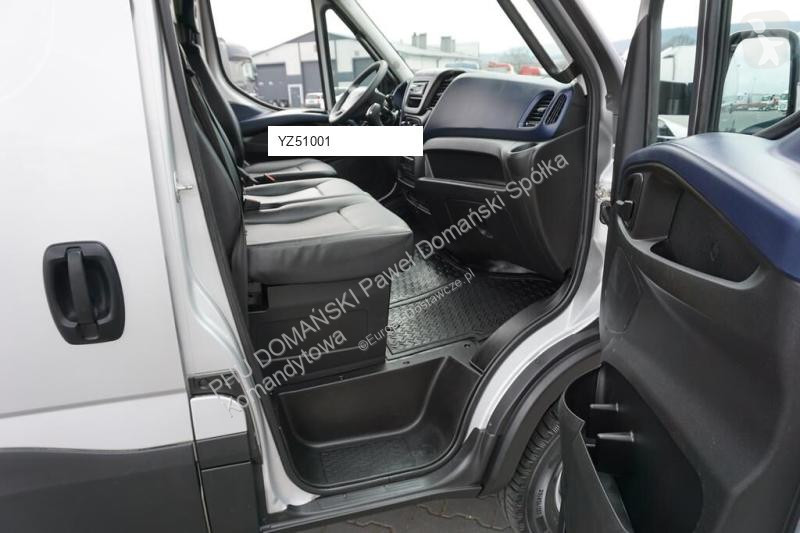 Samochód dostawczy Iveco DAILY / 70C18 / 3,0 -...