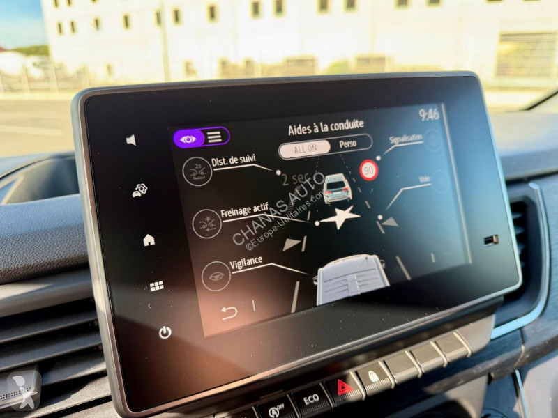 Véhicule utilitaire Renault L2H1 3T DCI 150...