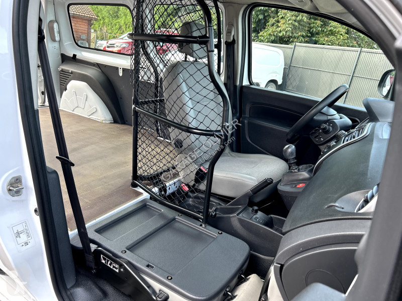 Véhicule utilitaire Renault Maxi Grand Volume...
