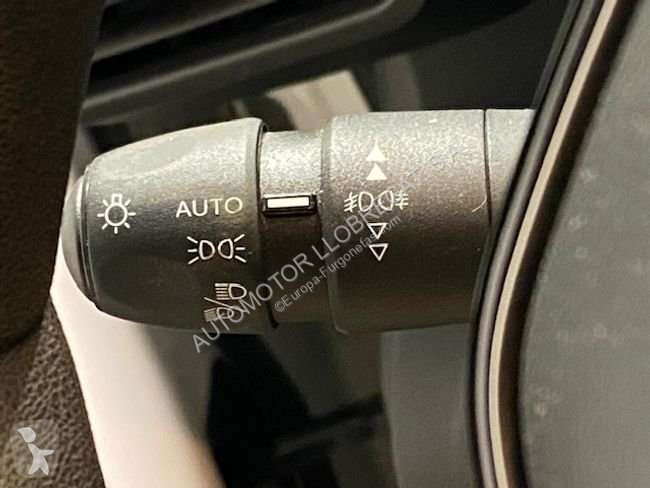 عربة نفعية Peugeot