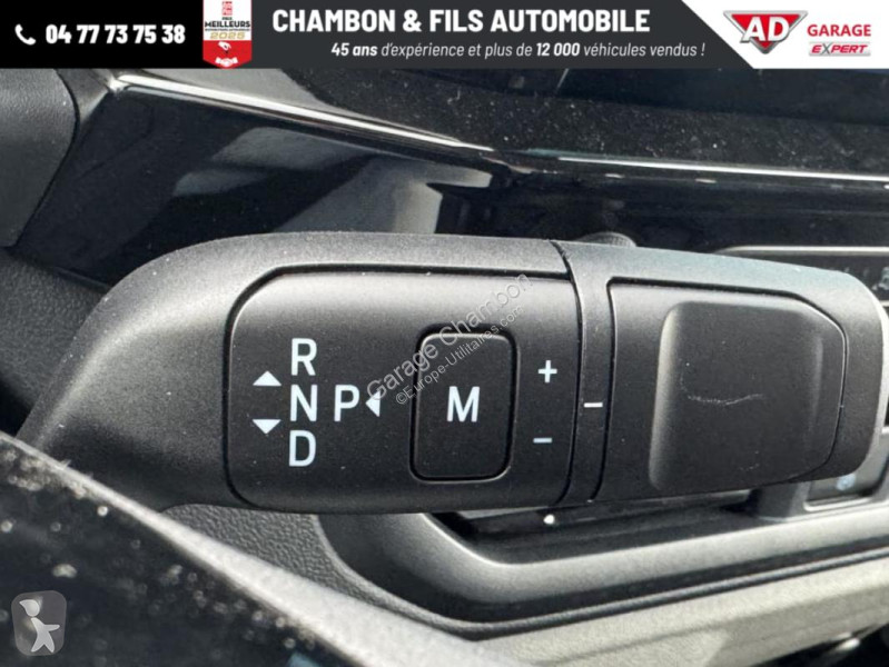 Samochód dostawczy Ford FOURGON 320 L1H1 2.0...