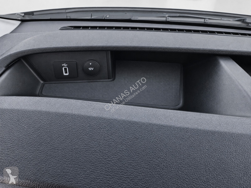 Коммерческий автомобиль Ford 350 L3H2 2.0...