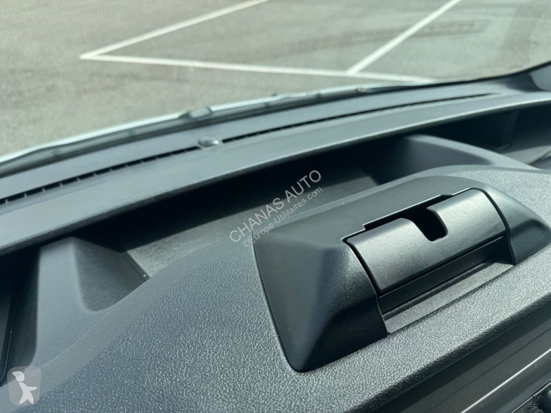 Véhicule utilitaire Ford 320 L1H1 2.0 TDCi 130...