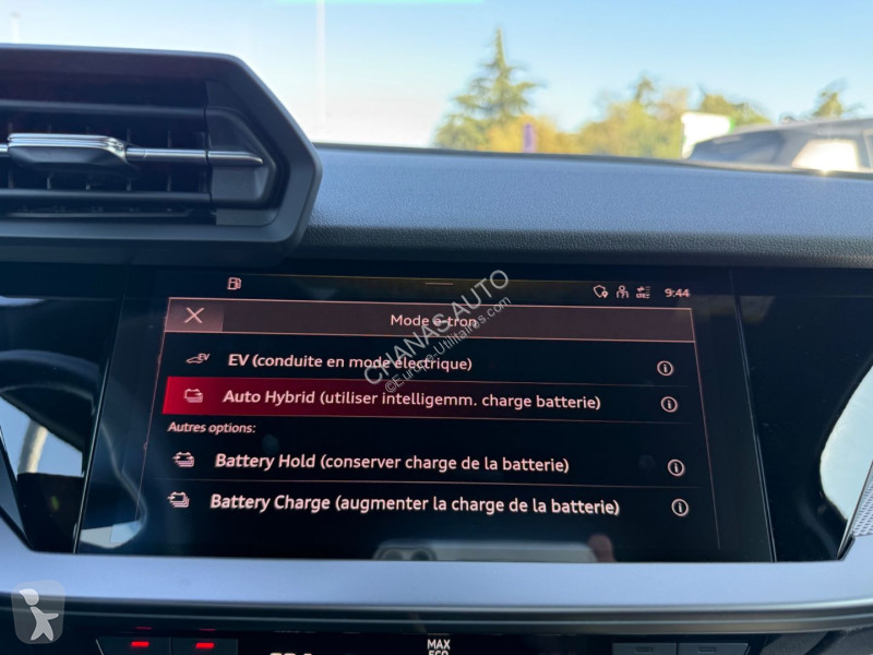 Véhicule utilitaire Audi 40 TFSIe 204 Design...