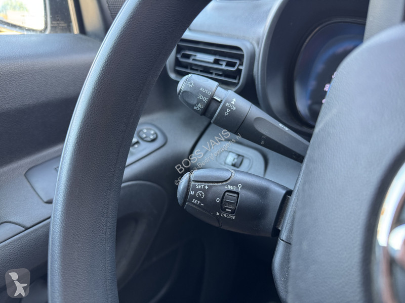 Furgoneta Toyota Comfort 50 kWh L1 Snelladen...