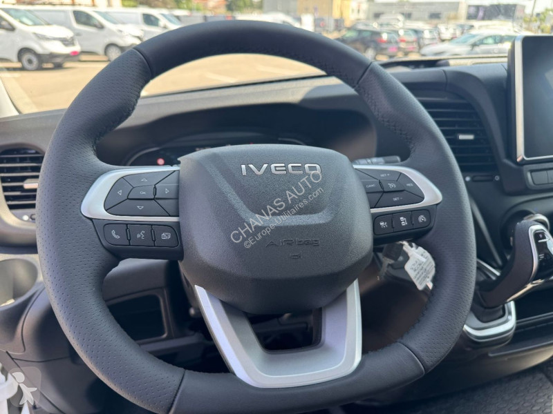 Véhicule utilitaire Iveco 35C18 A8 180CV 3L...