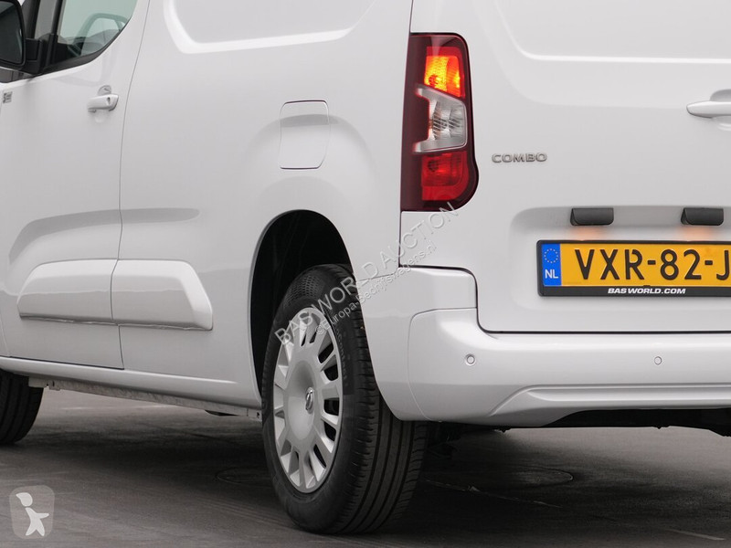 Лекотоварен автомобил Opel 110pk