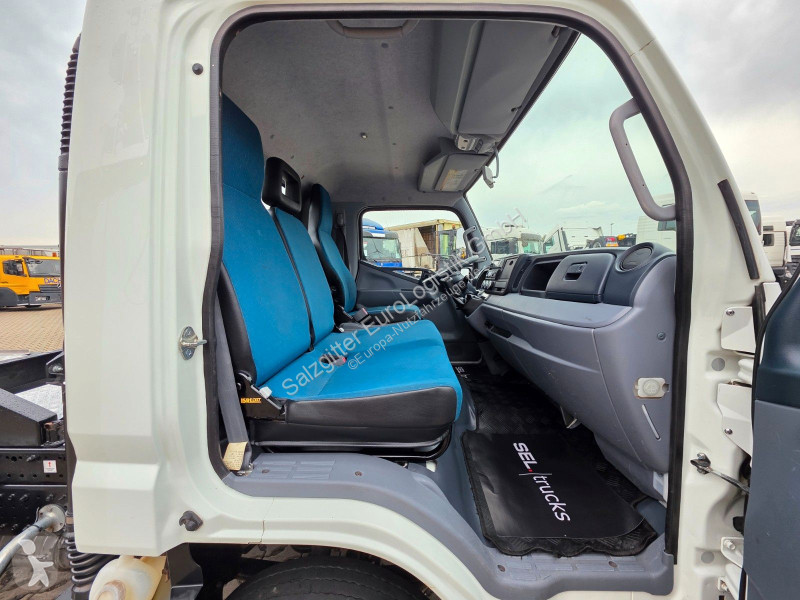 عربة نفعية Fuso 7C15