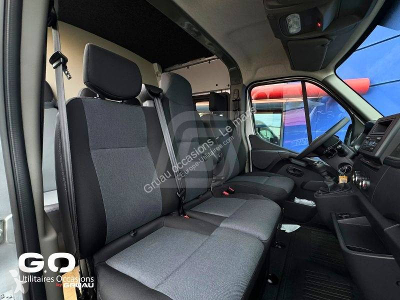 Samochód dostawczy Nissan