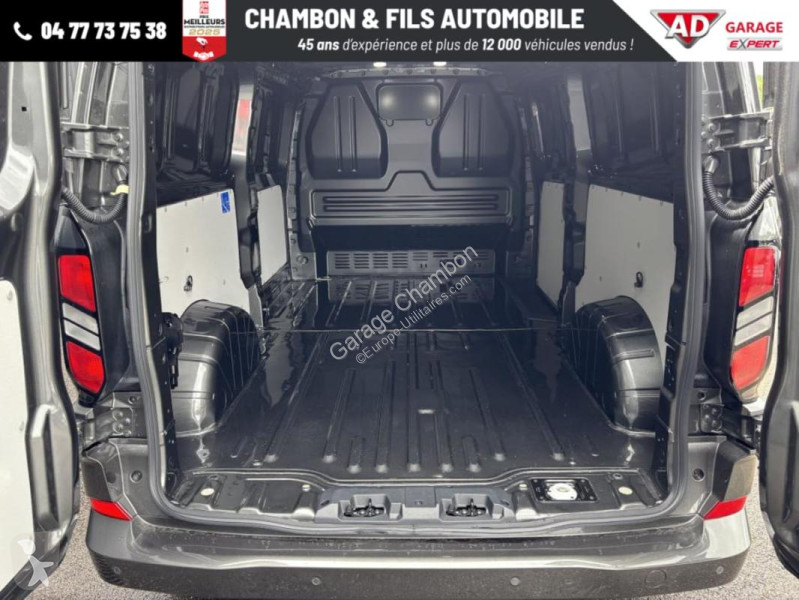 Nyttofordon Ford FOURGON 320 L2H1 2.0 ECOBLUE...