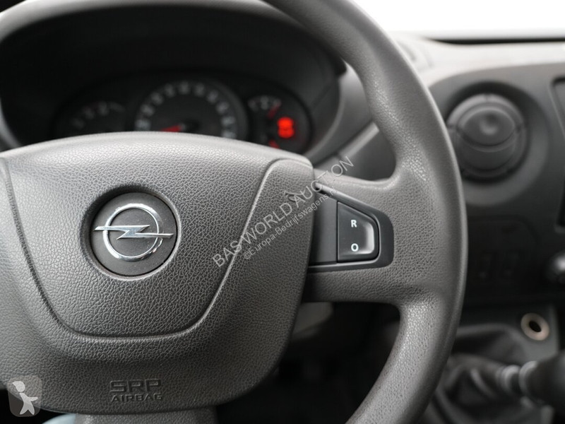 Véhicule utilitaire Opel 145PK