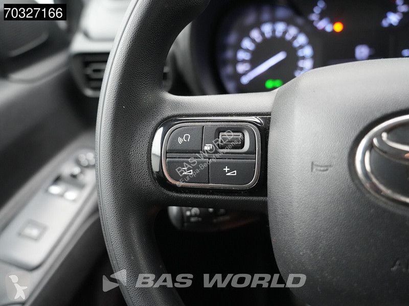 عربة نفعية Toyota Benzine L2H1 Navi Airco...