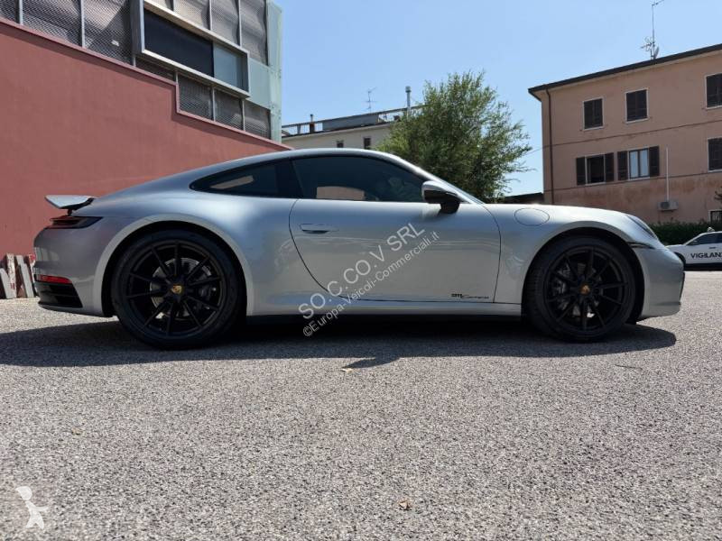 Véhicule utilitaire Porsche