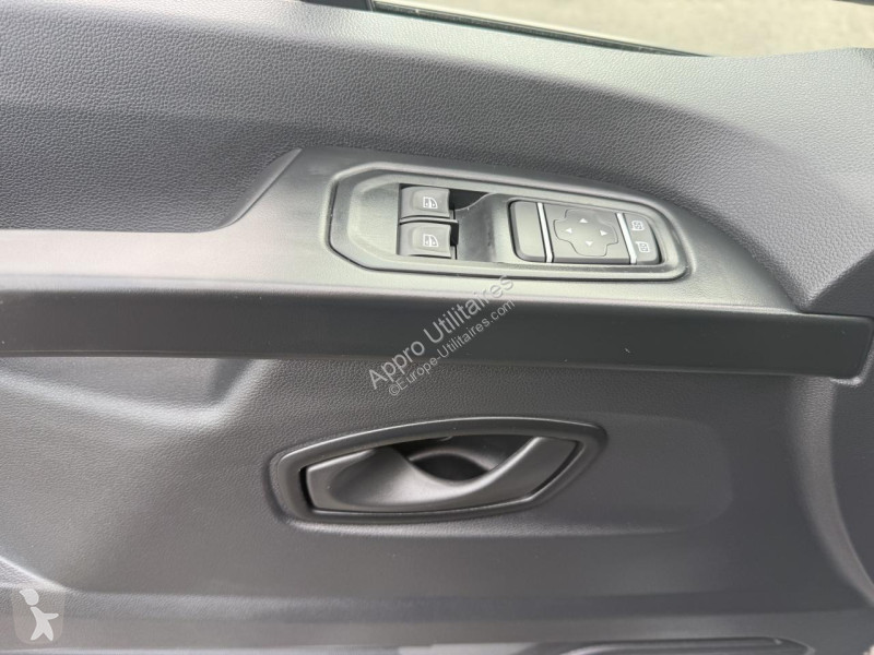 Véhicule utilitaire Renault TRAFIC 3T0 L1H1...