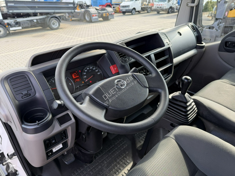 Furgoneta Nissan