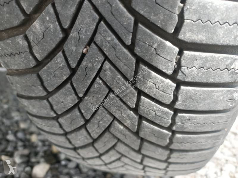 Véhicule utilitaire Nissan