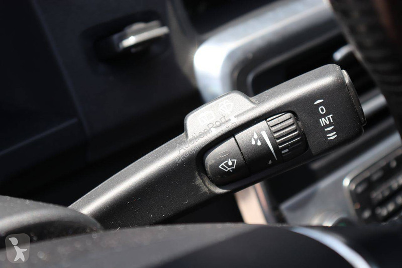 Samochód dostawczy Volvo D3 R-Design