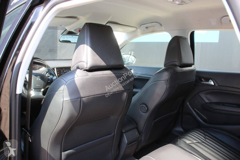 عربة نفعية Peugeot