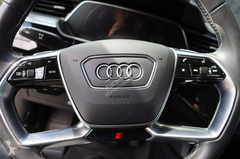 Furgoneta Audi  S Line e-tron