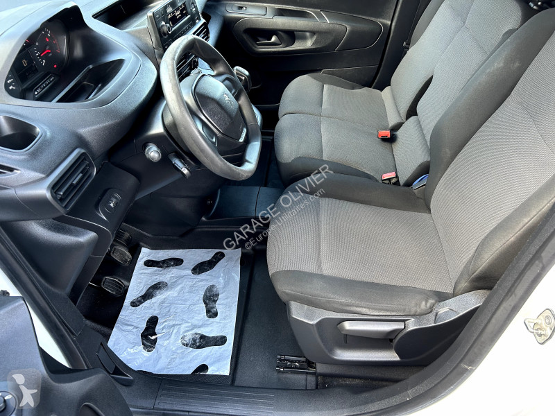 Furgoneta Peugeot Standard 1000KG Bluehdi 100...