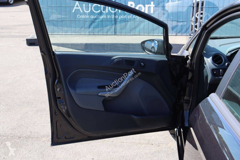 عربة نفعية Ford