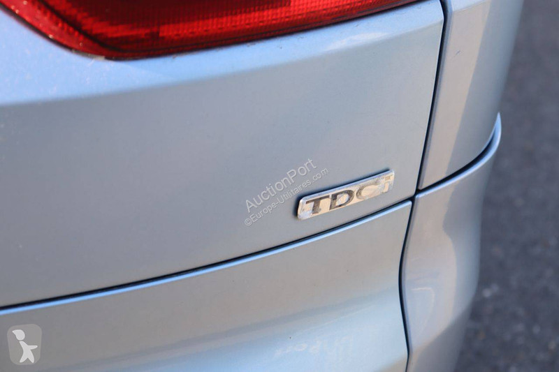 عربة نفعية Ford
