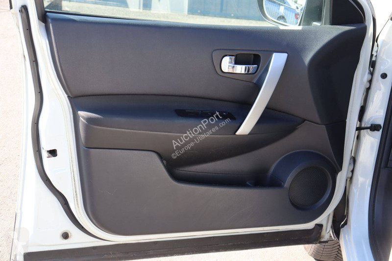 Samochód dostawczy Nissan acenta + navi QASHQAI