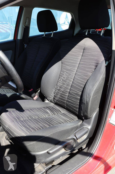 Samochód dostawczy Mazda  2